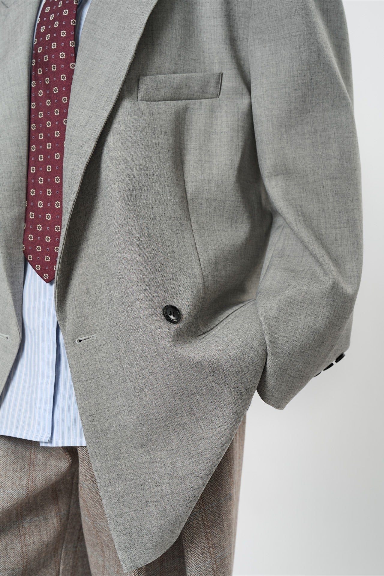 Akira Structured Shoulder Blazer - Image 4