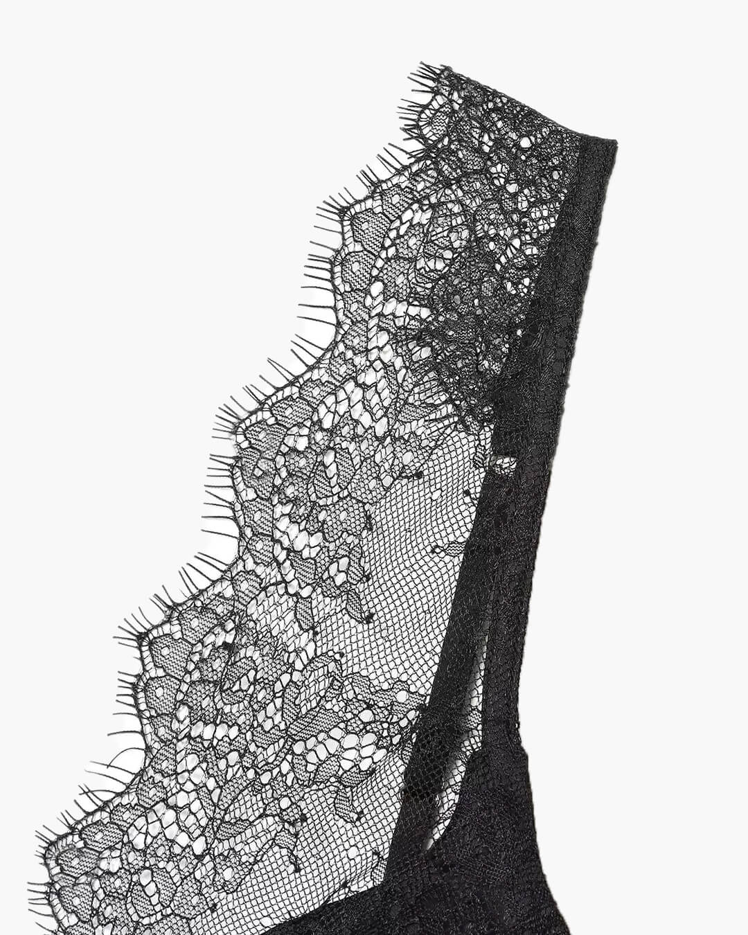 Amaris Lace V-Neck Sleeveless Top - Image 4