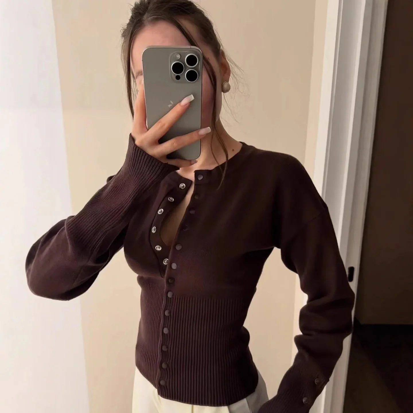 Catherine Buttoned Slim Cardigan - Image 4