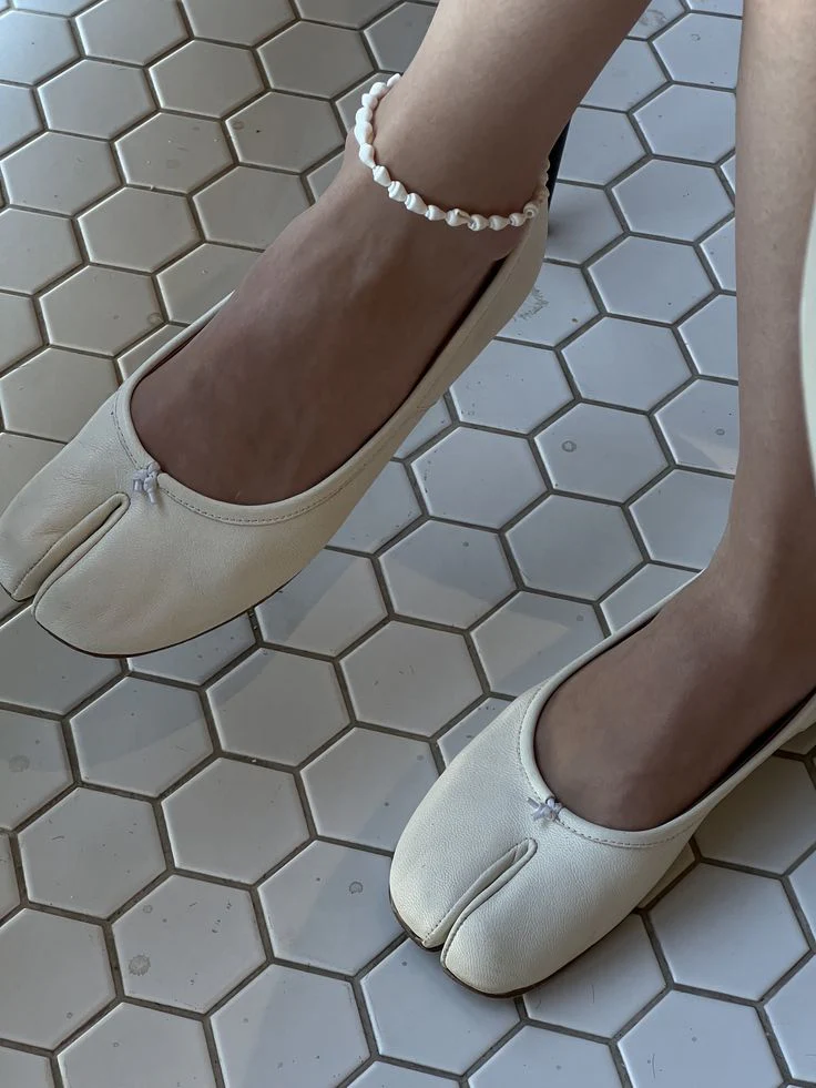 Elizabeth Split Toe Ballet Flats - Image 5