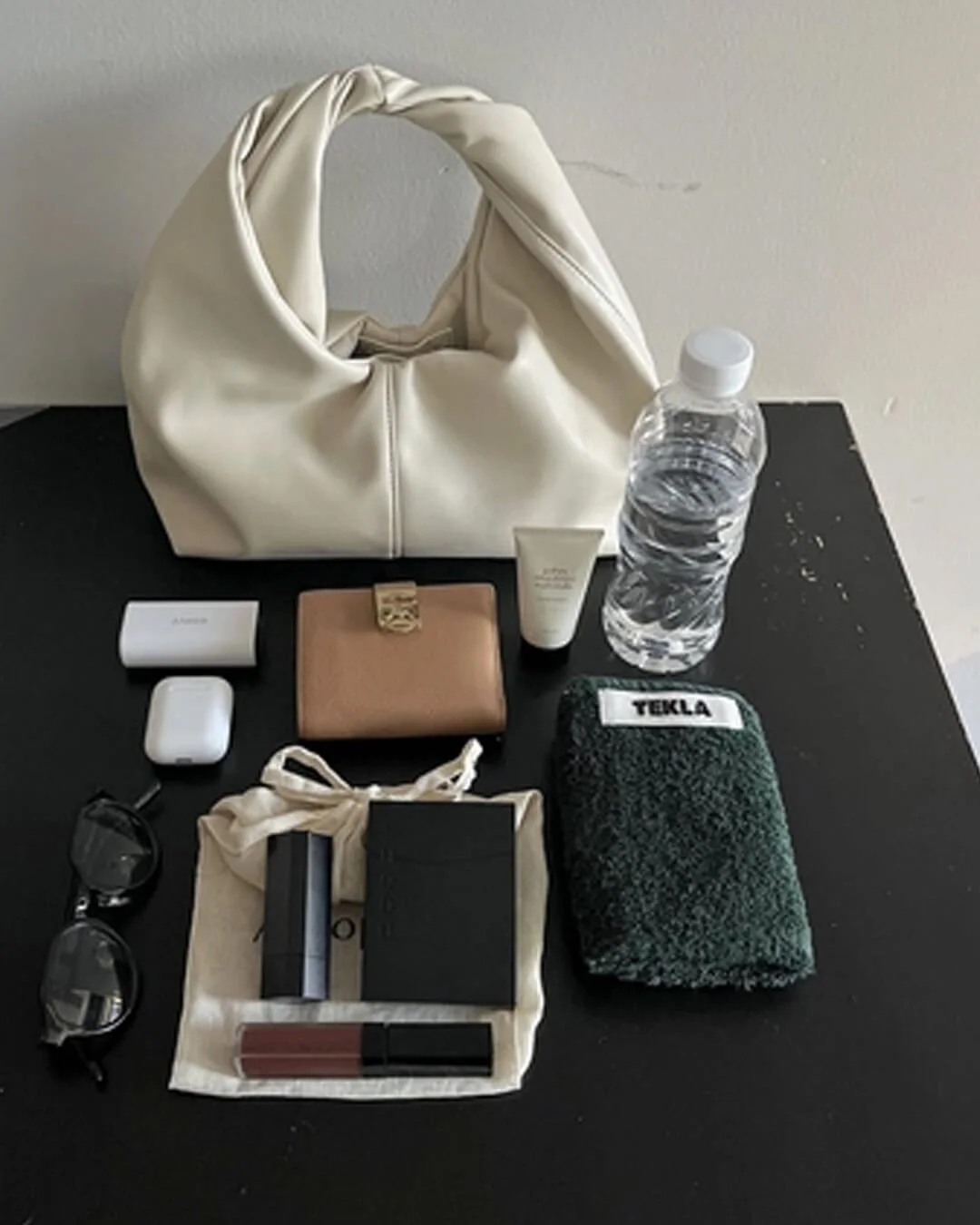 Gelyn Clutch Leather Bag - Image 3