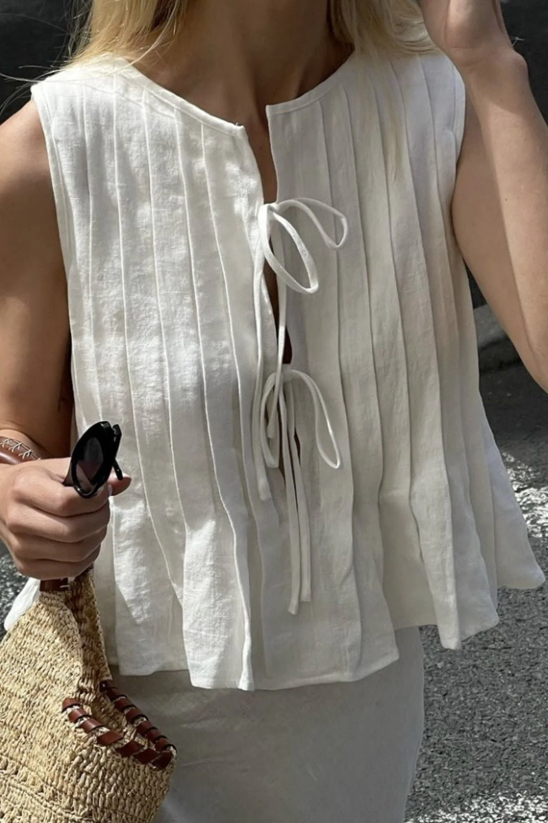 Juvy Tie Front Pleated Linen Tank Top - Image 2