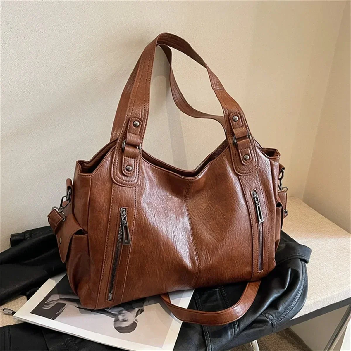 Kyla Shoulder Bag - Image 2