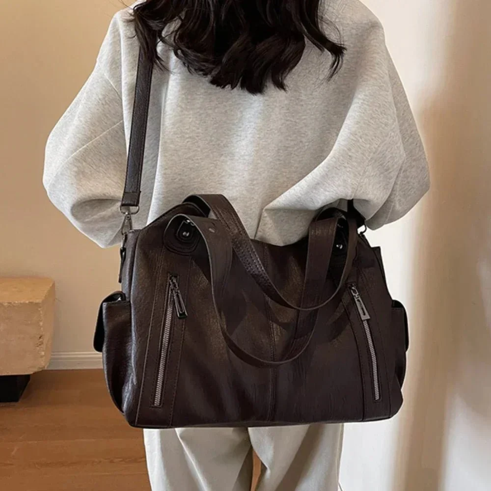 Kyla Shoulder Bag - Image 8