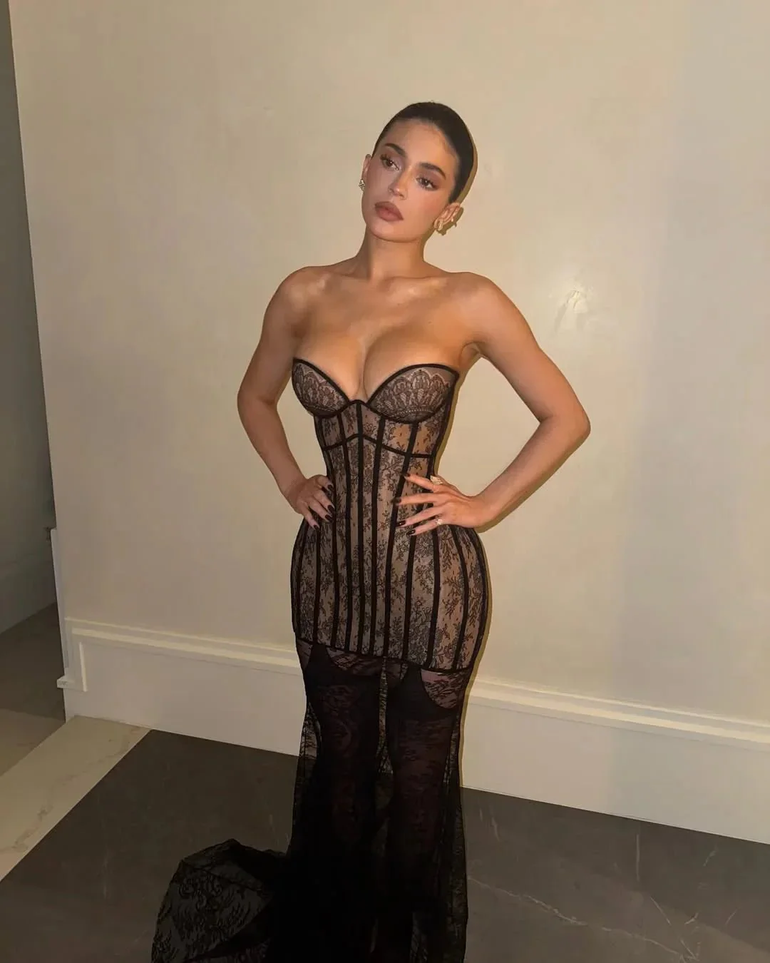 Missy Strapless Lace Maxi Dress - Image 2