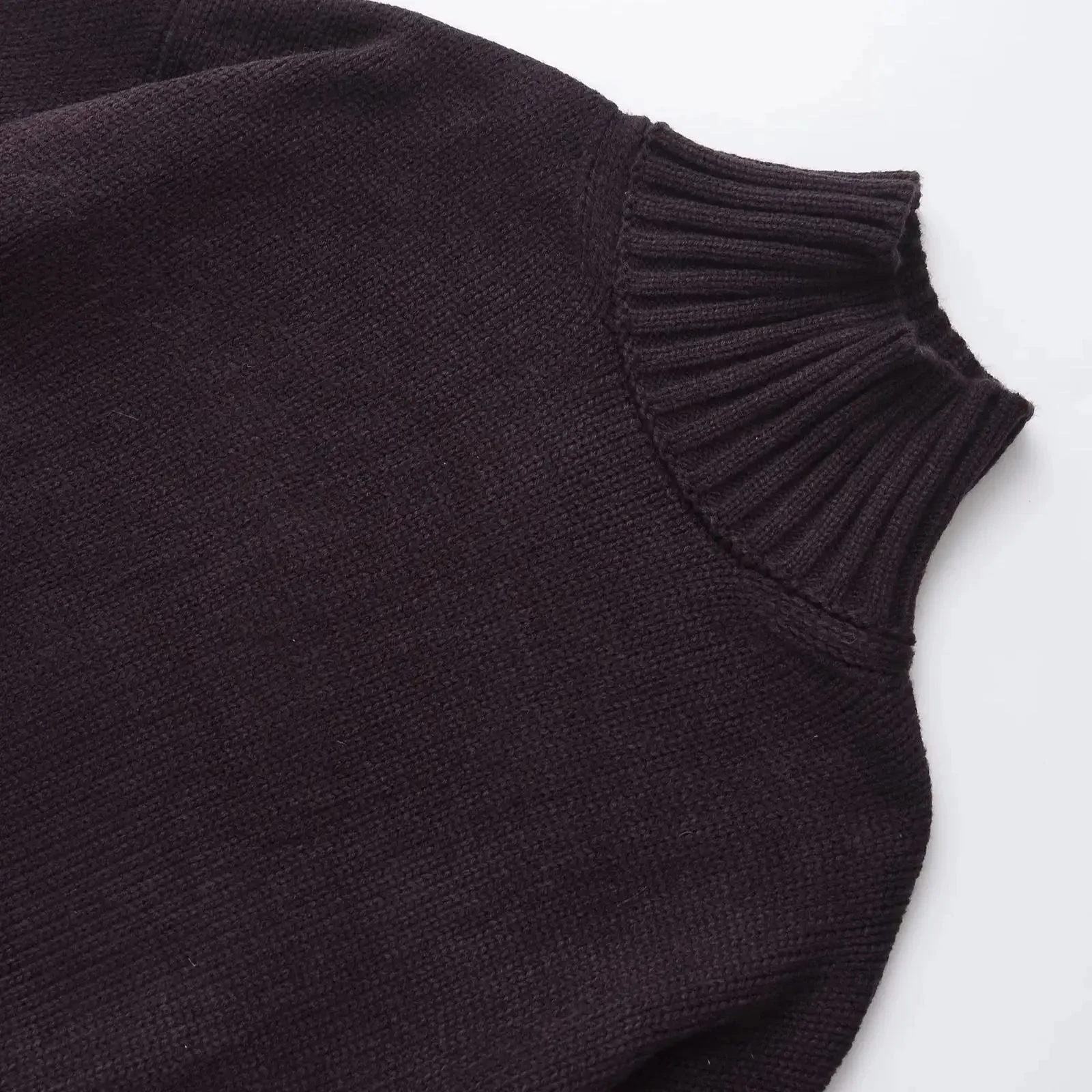 Phoebe Oversized Turtleneck Sweater - Image 4