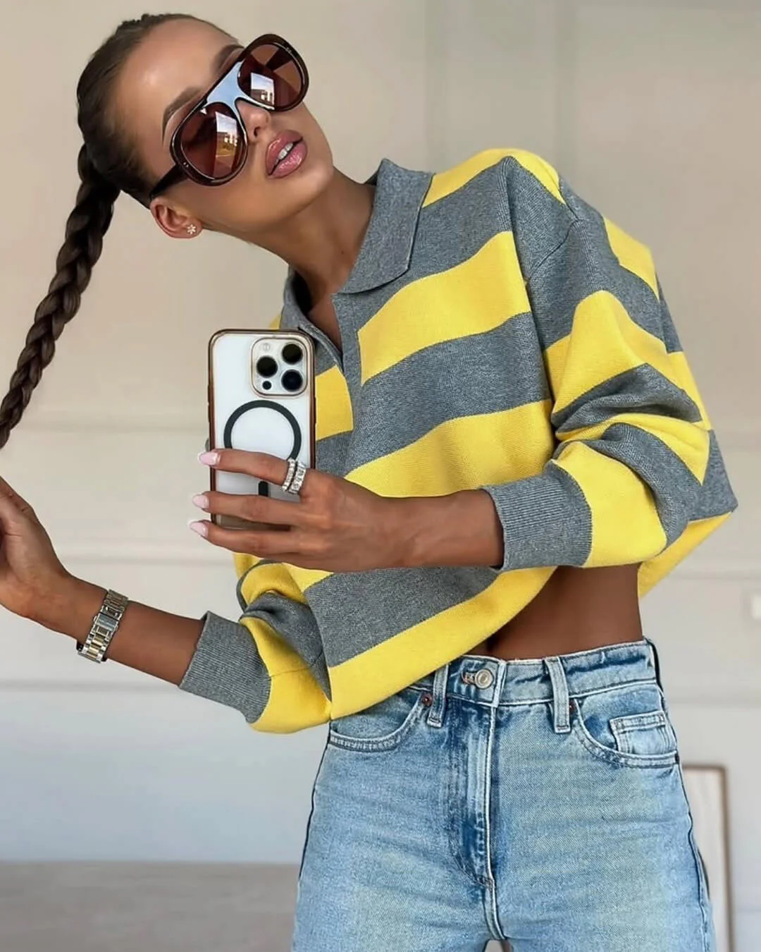Una Striped Knitted V-Neck Pullover - Image 2