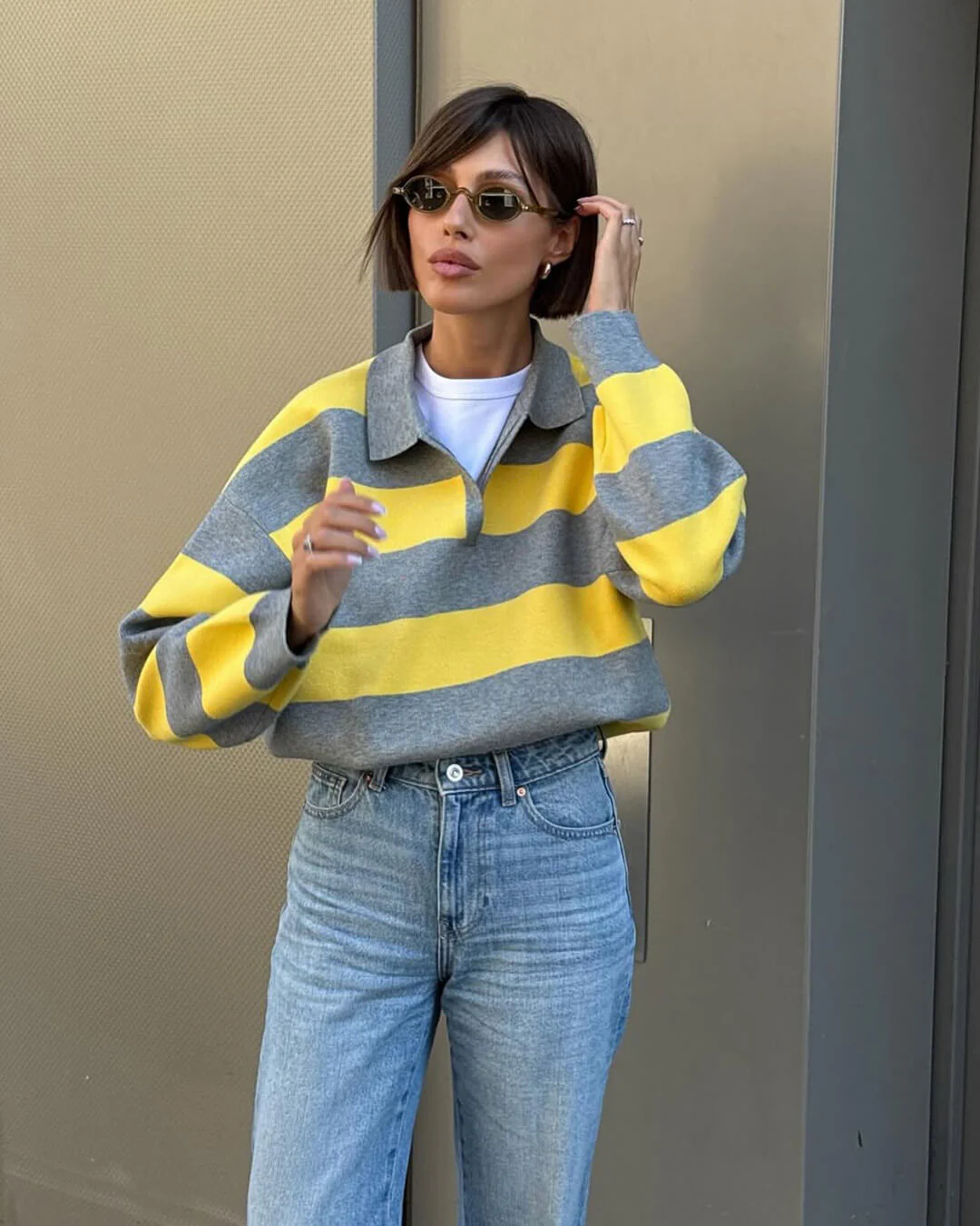 Una Striped Knitted V-Neck Pullover - Image 4